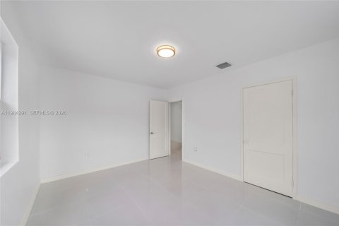 Villa ou maison à louer à Hialeah, Floride: 2 chambres, 78.22 m2 № 2045475 - photo 23