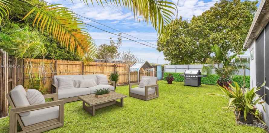 Villa ou maison à Hialeah, Floride 2 chambres, 78.22 m2 № 2045475