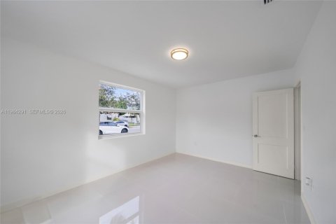 Villa ou maison à louer à Hialeah, Floride: 2 chambres, 78.22 m2 № 2045475 - photo 26