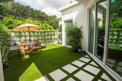 House in Palm Beach Gardens, Florida 3 bedrooms, 202.34 sq.m. № 2146932 - photo 30