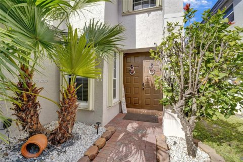 Casa en alquiler en Miramar, Florida, 5 dormitorios, 281.87 m2 № 2042760 - foto 4