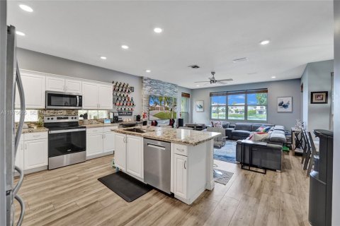 Casa en alquiler en Miramar, Florida, 5 dormitorios, 281.87 m2 № 2042760 - foto 14