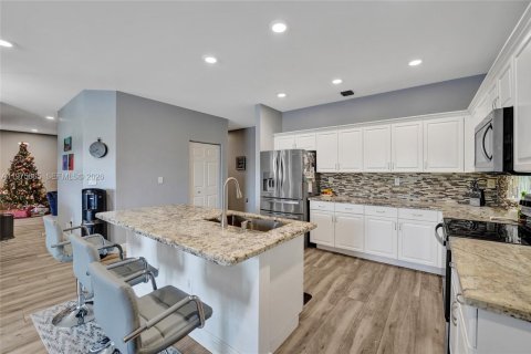 Casa en alquiler en Miramar, Florida, 5 dormitorios, 281.87 m2 № 2042760 - foto 17