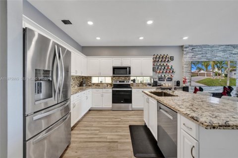 Casa en alquiler en Miramar, Florida, 5 dormitorios, 281.87 m2 № 2042760 - foto 15