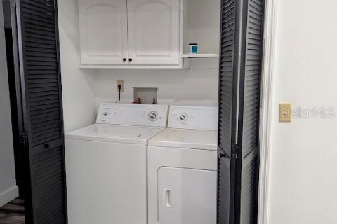 Condo in Apopka, Florida, 2 bedrooms № 2150357 - photo 12
