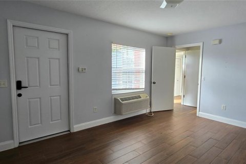 Снять в аренду таунхаус в Дэвенпорт, Флорида 6 комнат, 134.52м2, № 1906856 - фото 20