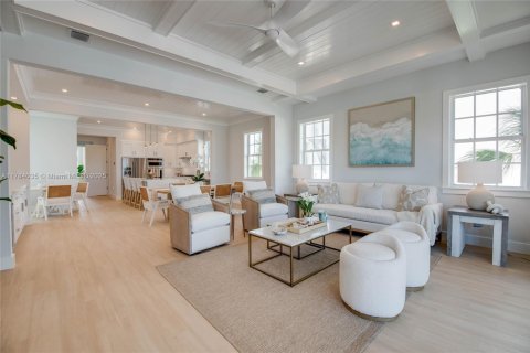 House in Marathon, Florida 4 bedrooms, 279.73 sq.m. № 1863310 - photo 10