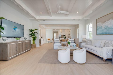 House in Marathon, Florida 4 bedrooms, 279.73 sq.m. № 1863310 - photo 12