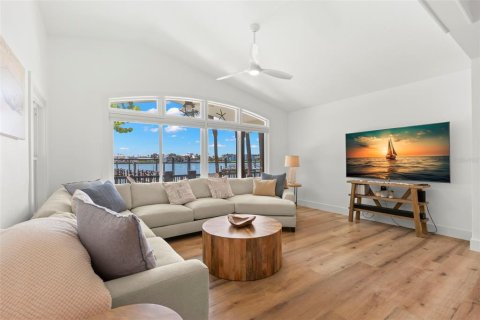 Casa en alquiler en Clearwater, Florida, 3 dormitorios, 192.12 m2 № 1916819 - foto 19