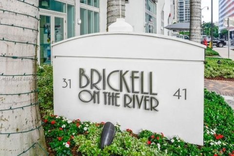 Condominio en alquiler en Miami, Florida, 1 dormitorio, 98.29 m2 № 1999825 - foto 2