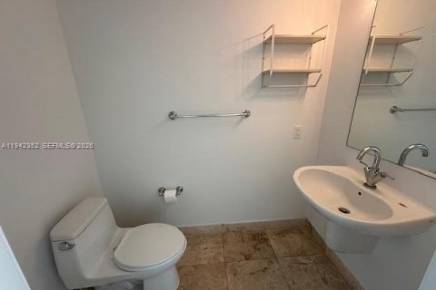 Condominio en alquiler en Miami, Florida, 1 dormitorio, 98.29 m2 № 1999825 - foto 9