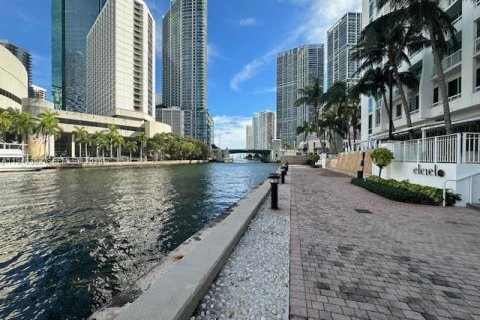 Condominio en alquiler en Miami, Florida, 1 dormitorio, 98.29 m2 № 1999825 - foto 28