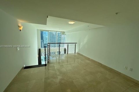 Condominio en alquiler en Miami, Florida, 1 dormitorio, 98.29 m2 № 1999825 - foto 12