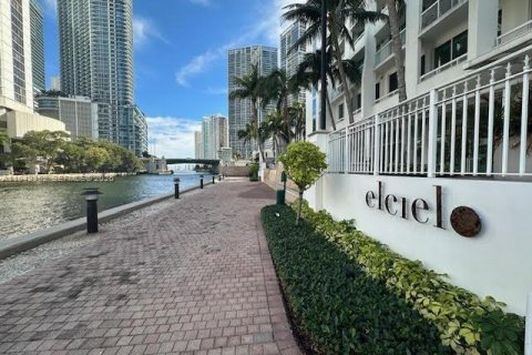 Condominio en alquiler en Miami, Florida, 1 dormitorio, 98.29 m2 № 1999825 - foto 30