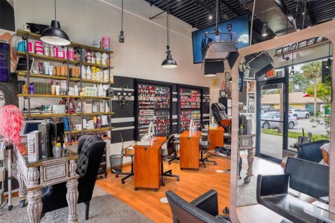 Immobilier commercial à vendre à Pembroke Pines, Floride № 1933706 - photo 2