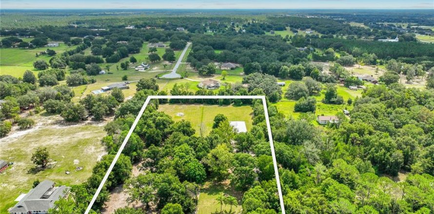 Villa ou maison à Eustis, Floride 3 chambres, 179.39 m2 № 2312793