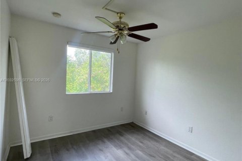 Condominio en alquiler en Homestead, Florida, 3 dormitorios, 132.2 m2 № 2077964 - foto 12
