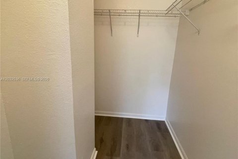 Condominio en alquiler en Homestead, Florida, 3 dormitorios, 132.2 m2 № 2077964 - foto 10