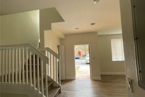Condominio en alquiler en Homestead, Florida, 3 dormitorios, 132.2 m2 № 2077964 - foto 3