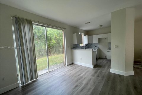 Condominio en alquiler en Homestead, Florida, 3 dormitorios, 132.2 m2 № 2077964 - foto 4
