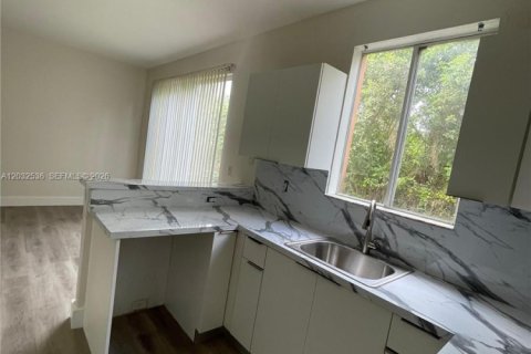 Condominio en alquiler en Homestead, Florida, 3 dormitorios, 132.2 m2 № 2077964 - foto 6
