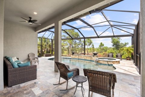 House in Port St. Lucie, Florida 3 bedrooms, 200.02 sq.m. № 2191052 - photo 13