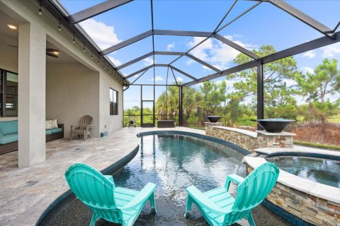 House in Port St. Lucie, Florida 3 bedrooms, 200.02 sq.m. № 2191052 - photo 15