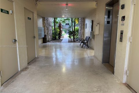 Condominio en alquiler en Miami, Florida, 2 dormitorios, 96.99 m2 № 1949617 - foto 7
