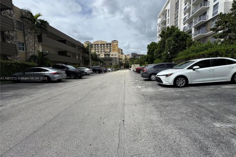 Condominio en alquiler en Miami, Florida, 2 dormitorios, 96.99 m2 № 1949617 - foto 13