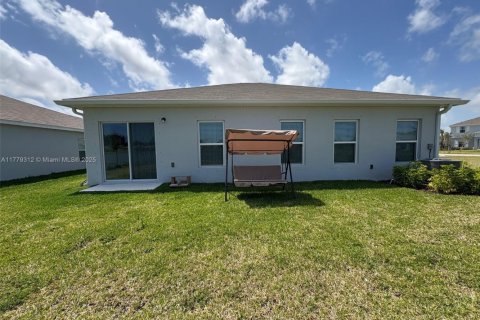Villa ou maison à vendre à St. Lucie, Floride: 3 chambres, 128.02 m2 № 1709154 - photo 21