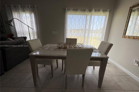 Villa ou maison à vendre à St. Lucie, Floride: 3 chambres, 128.02 m2 № 1709154 - photo 15