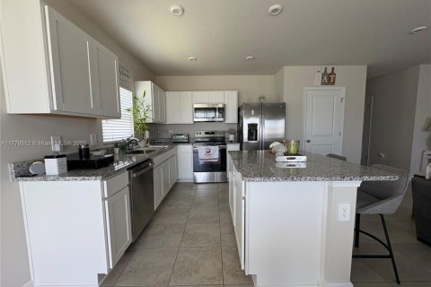 Villa ou maison à vendre à St. Lucie, Floride: 3 chambres, 128.02 m2 № 1709154 - photo 10