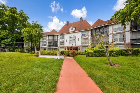 Appartement à louer à Lauderhill, Floride: 1 chambre, 74.32 m2 № 2010867 - photo 4