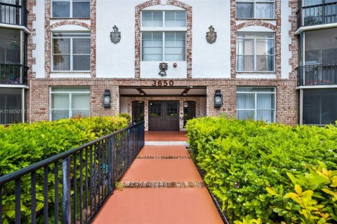 Appartement à louer à Lauderhill, Floride: 1 chambre, 74.32 m2 № 2010867 - photo 5