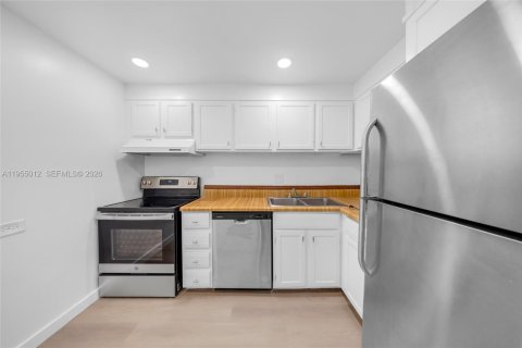 Appartement à louer à Lauderhill, Floride: 1 chambre, 74.32 m2 № 2010867 - photo 2