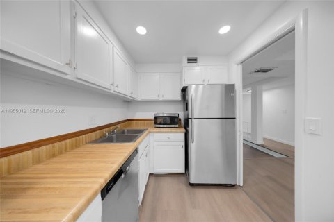 Appartement à louer à Lauderhill, Floride: 1 chambre, 74.32 m2 № 2010867 - photo 3