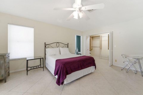 Villa ou maison à louer à Lake Worth, Floride: 4 chambres, 236.53 m2 № 2146993 - photo 6