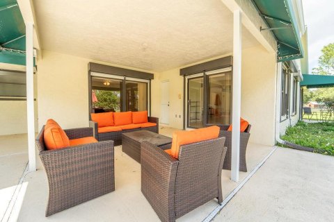 Villa ou maison à louer à Lake Worth, Floride: 4 chambres, 236.53 m2 № 2146993 - photo 30
