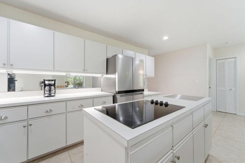 Villa ou maison à louer à Lake Worth, Floride: 4 chambres, 236.53 m2 № 2146993 - photo 16
