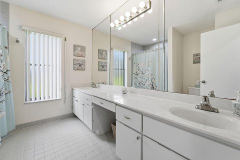 Villa ou maison à louer à Lake Worth, Floride: 4 chambres, 236.53 m2 № 2146993 - photo 23
