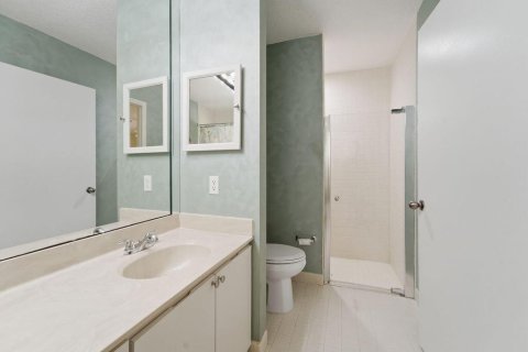 Villa ou maison à louer à Lake Worth, Floride: 4 chambres, 236.53 m2 № 2146993 - photo 10