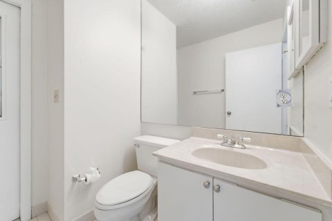 Villa ou maison à louer à Lake Worth, Floride: 4 chambres, 236.53 m2 № 2146993 - photo 27