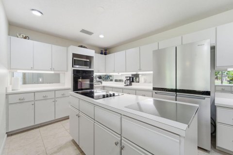 Villa ou maison à louer à Lake Worth, Floride: 4 chambres, 236.53 m2 № 2146993 - photo 15