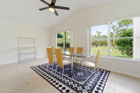 Villa ou maison à louer à Lake Worth, Floride: 4 chambres, 236.53 m2 № 2146993 - photo 26