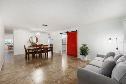House in Ocala, Florida 2 bedrooms, 131.18 sq.m. № 2148911 - photo 4
