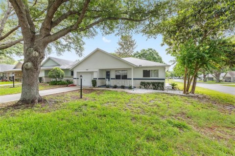 House in Ocala, Florida 2 bedrooms, 131.18 sq.m. № 2148911 - photo 7