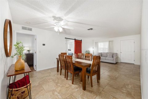 House in Ocala, Florida 2 bedrooms, 131.18 sq.m. № 2148911 - photo 10