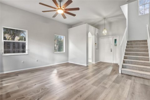 Casa en venta en Pembroke Pines, Florida, 3 dormitorios, 165.37 m2 № 1993242 - foto 8