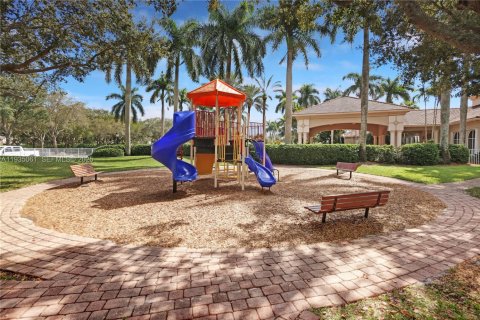 Casa en venta en Pembroke Pines, Florida, 3 dormitorios, 165.37 m2 № 1993242 - foto 25