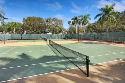 Casa en venta en Pembroke Pines, Florida, 3 dormitorios, 165.37 m2 № 1993242 - foto 26